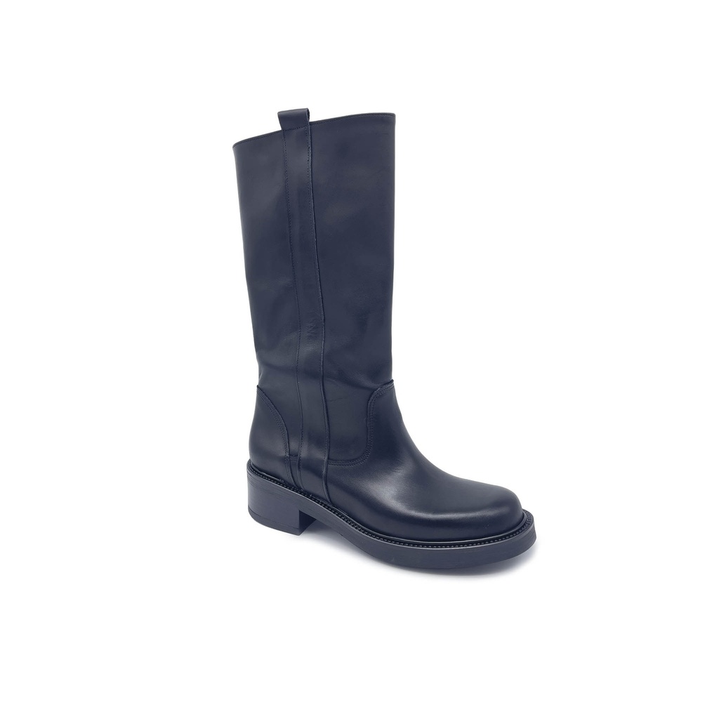 Art. 855 SCHWARZER STIEFEL AUS ECHTEM LEDER MIT SEITLICHEN ZUGLASCHEN